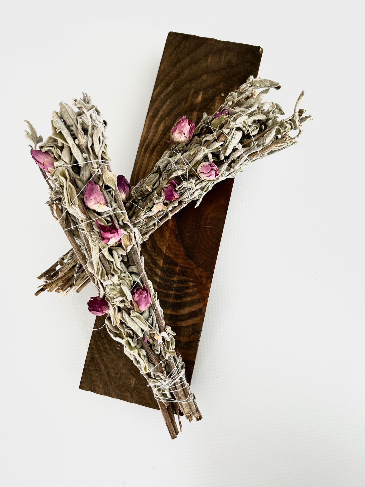 Adaçayı ve Gül Yapraklı Enerji Temizleme Tütsüsü